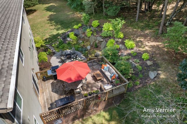 7860 Sandy Hollow Drive, Alto, MI 49302