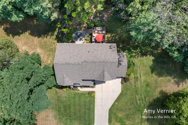7860 Sandy Hollow Drive, Alto, MI 49302