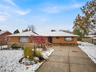 5835 Graydon Drive, Seven Hills, OH 44131