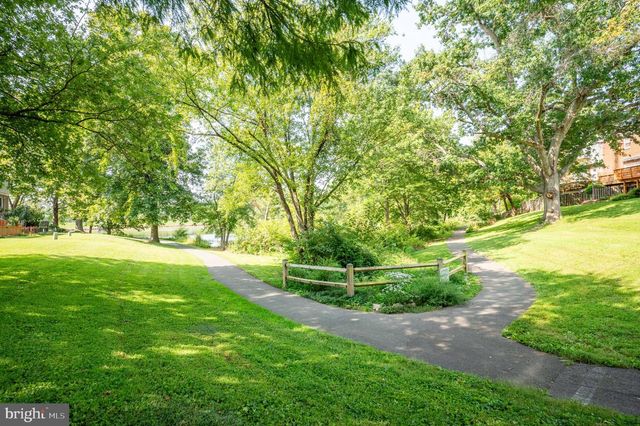 5502 BEACONSFIELD CT, Burke, VA 22015
