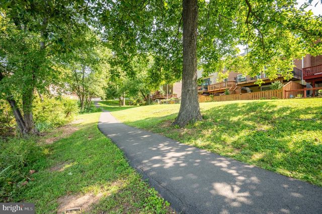5502 BEACONSFIELD CT, Burke, VA 22015