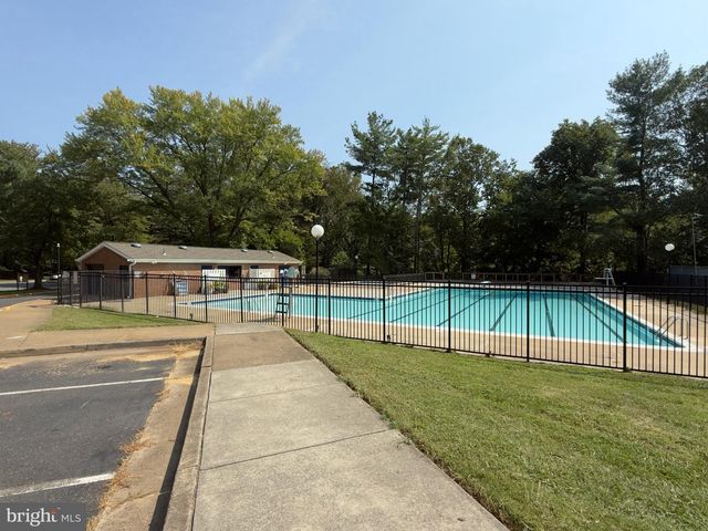 5502 BEACONSFIELD CT, Burke, VA 22015