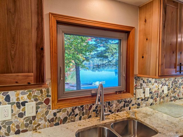 3954 Hayward Road, Munising, MI 49862