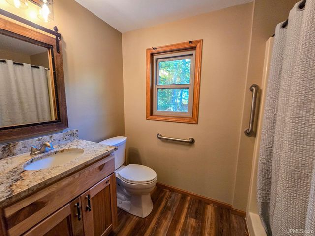 3954 Hayward Road, Munising, MI 49862