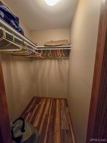 3954 Hayward Road, Munising, MI 49862