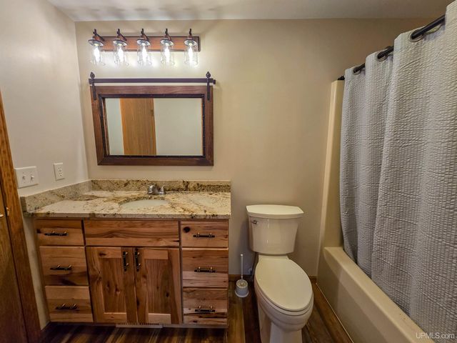 3954 Hayward Road, Munising, MI 49862