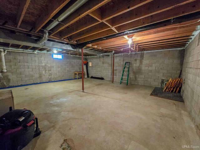 3954 Hayward Road, Munising, MI 49862