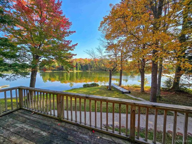 3954 Hayward Road, Munising, MI 49862