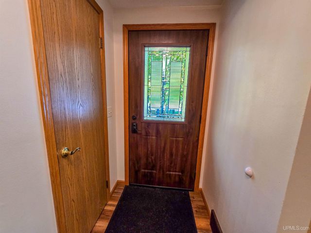 3954 Hayward Road, Munising, MI 49862