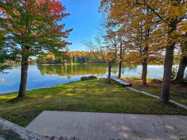 3954 Hayward Road, Munising, MI 49862