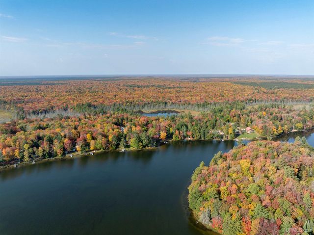 3954 Hayward Road, Munising, MI 49862