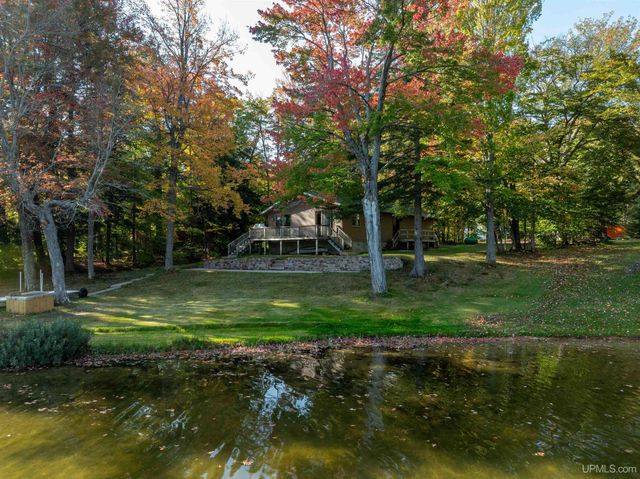 3954 Hayward Road, Munising, MI 49862