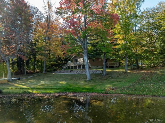 3954 Hayward Road, Munising, MI 49862
