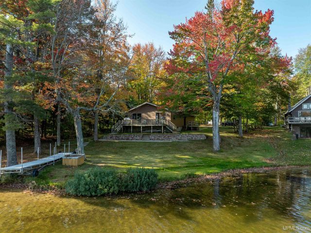 3954 Hayward Road, Munising, MI 49862