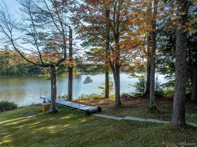 3954 Hayward Road, Munising, MI 49862