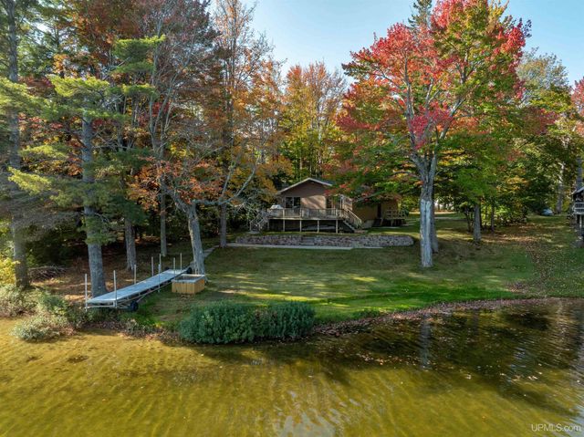 3954 Hayward Road, Munising, MI 49862