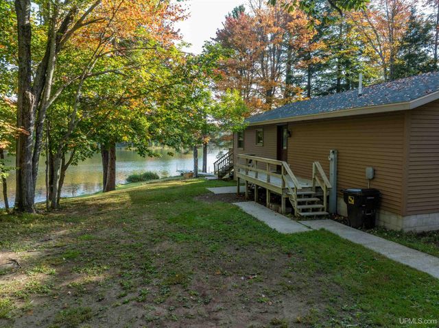 3954 Hayward Road, Munising, MI 49862