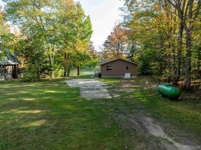 3954 Hayward Road, Munising, MI 49862