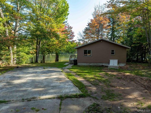 3954 Hayward Road, Munising, MI 49862