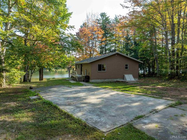 3954 Hayward Road, Munising, MI 49862