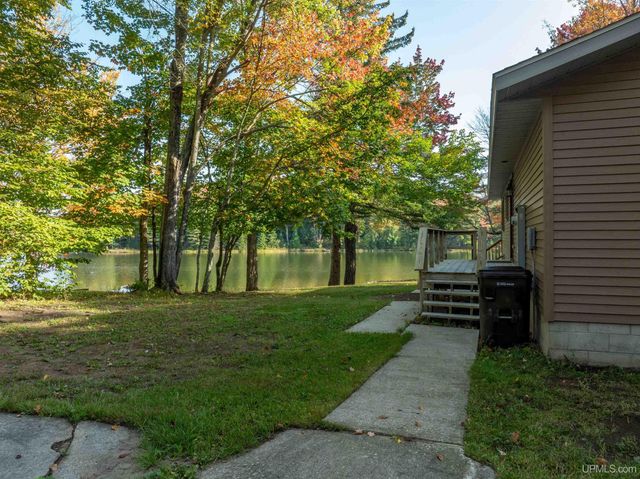 3954 Hayward Road, Munising, MI 49862