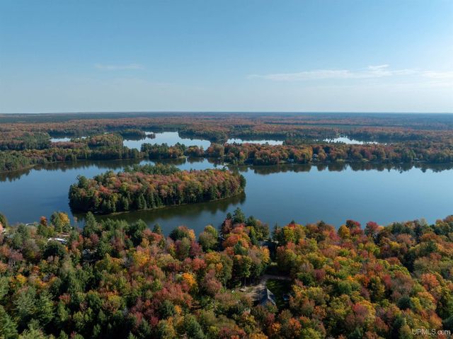 3954 Hayward Road, Munising, MI 49862