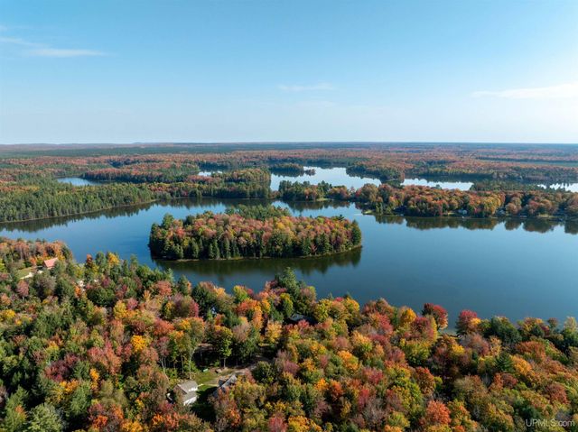 3954 Hayward Road, Munising, MI 49862