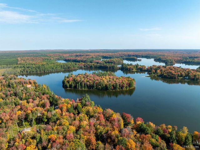 3954 Hayward Road, Munising, MI 49862