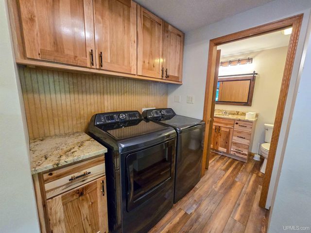 3954 Hayward Road, Munising, MI 49862