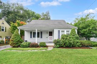 76 Roosevelt Ave, Springfield, MA 01118