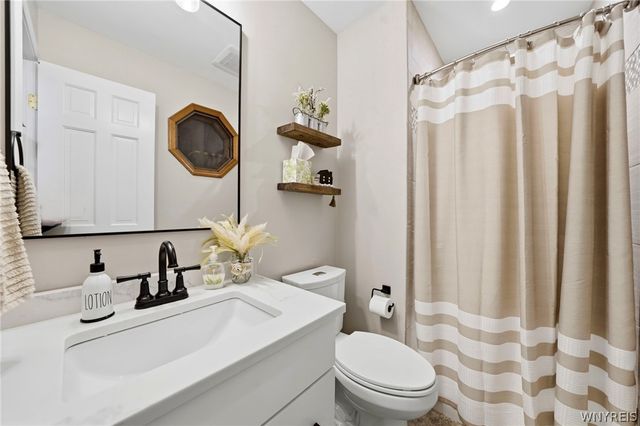 9165 Greiner Road, Clarence, NY 14031