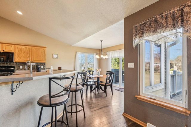 1215 Huron WAY, Hartford, WI 53027