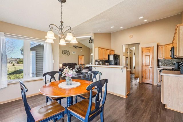 1215 Huron WAY, Hartford, WI 53027