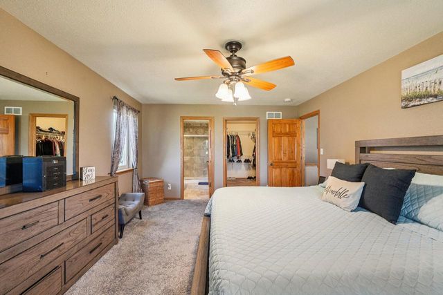 1215 Huron WAY, Hartford, WI 53027