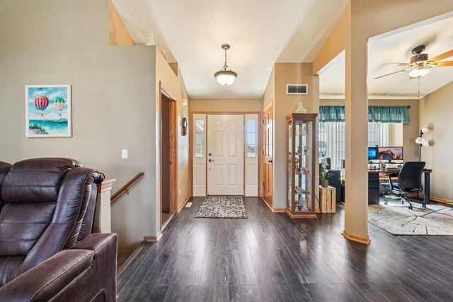 1215 Huron WAY, Hartford, WI 53027