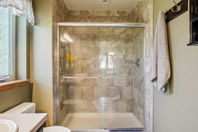 1215 Huron WAY, Hartford, WI 53027