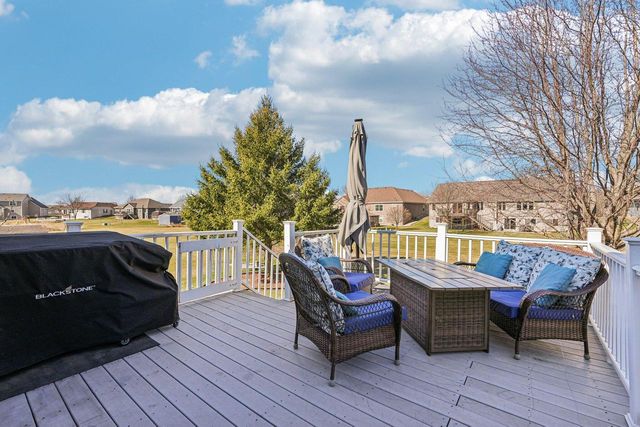 1215 Huron WAY, Hartford, WI 53027