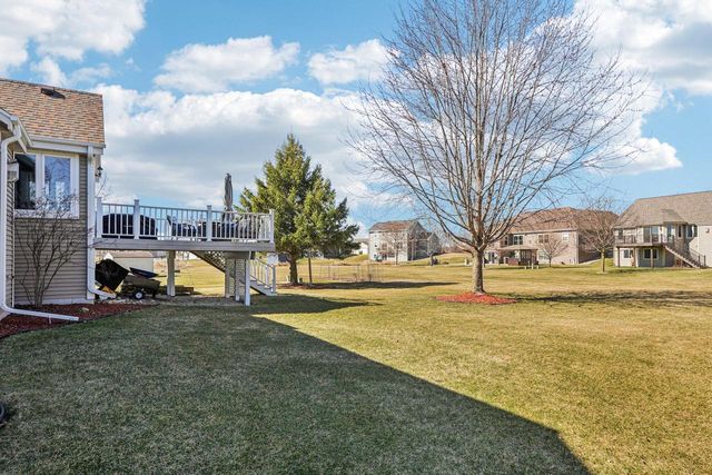 1215 Huron WAY, Hartford, WI 53027