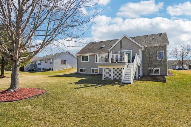 1215 Huron WAY, Hartford, WI 53027