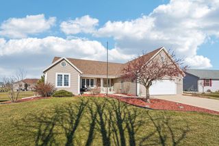 1215 Huron WAY, Hartford, WI 53027