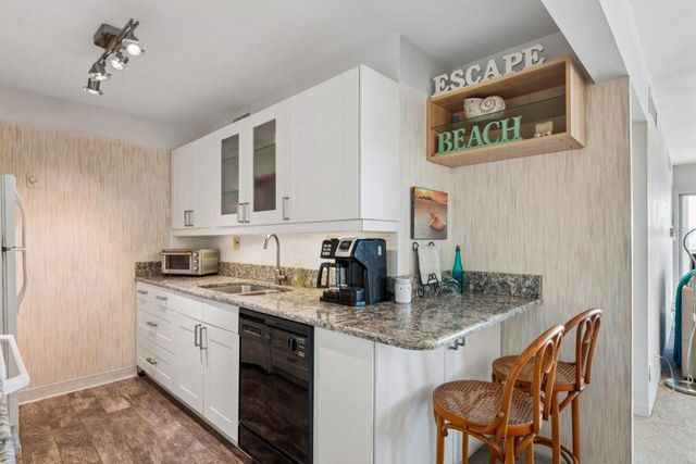 10355 PARADISE BOULEVARD 604, Treasure Island, FL 33706