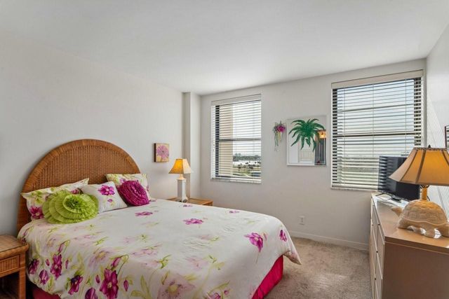 10355 PARADISE BOULEVARD 604, Treasure Island, FL 33706