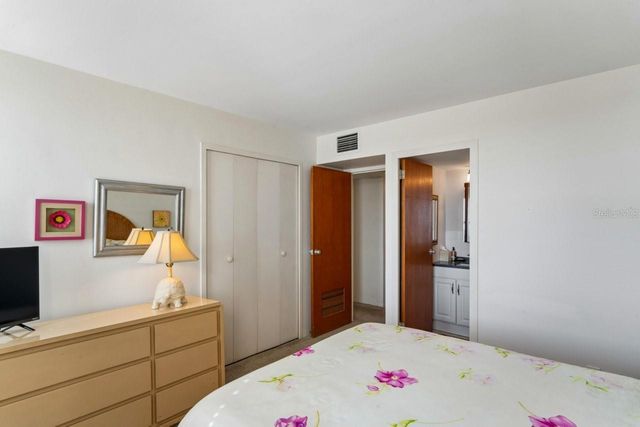 10355 PARADISE BOULEVARD 604, Treasure Island, FL 33706