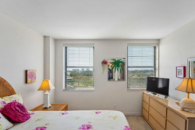 10355 PARADISE BOULEVARD 604, Treasure Island, FL 33706