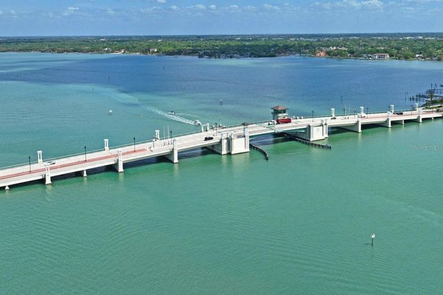 10355 PARADISE BOULEVARD 604, Treasure Island, FL 33706