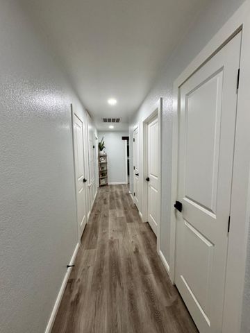 1702 E Buckley Street, Brownfield, TX 79316