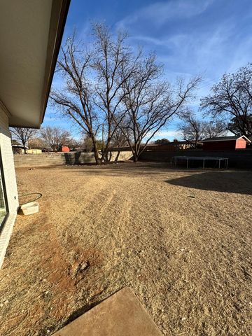 1702 E Buckley Street, Brownfield, TX 79316