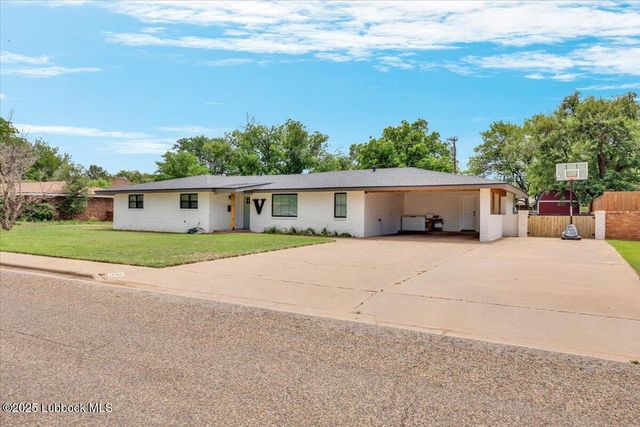 1702 E Buckley Street, Brownfield, TX 79316