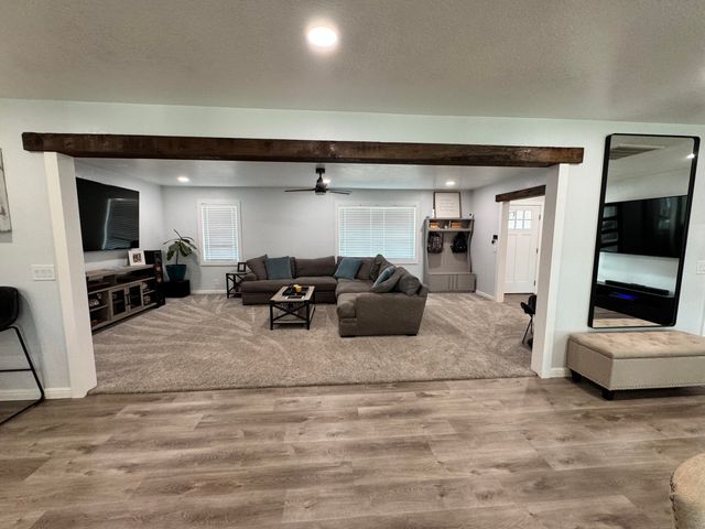 1702 E Buckley Street, Brownfield, TX 79316