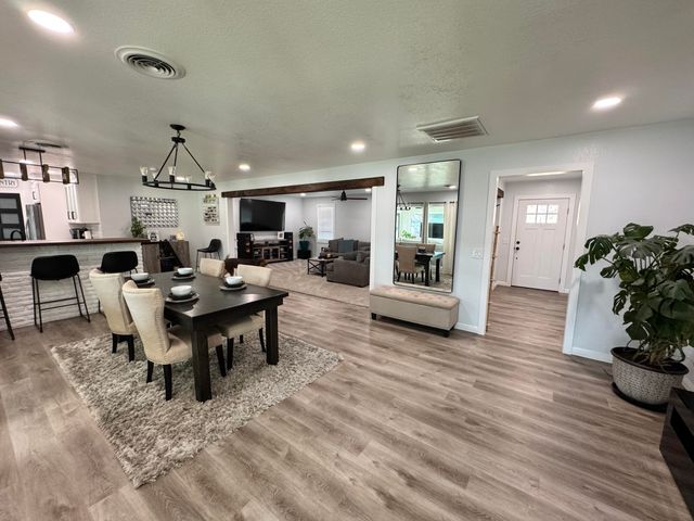 1702 E Buckley Street, Brownfield, TX 79316